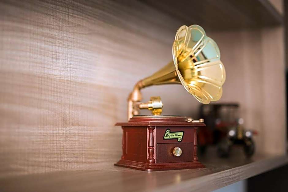 พรเจริญเพลส