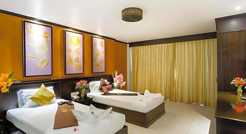 Tanawan Phuket Hotel