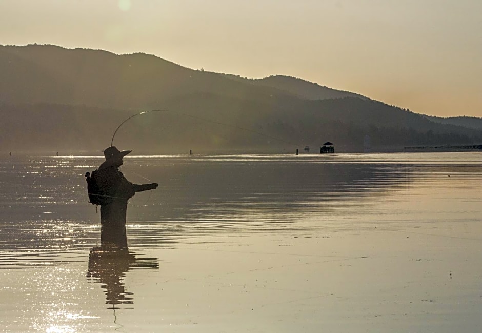 Embers Lodge & Cabins