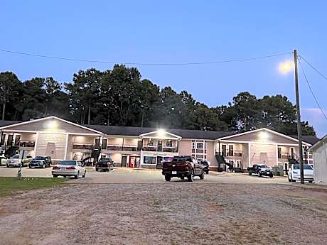 High Falls Inn & Suites