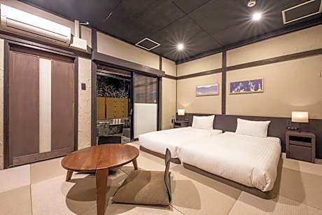 Standard Twin Room with Tatami Area with Semi Open-Air Bath (36㎡)