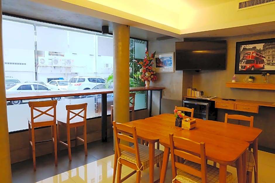 Cozy At 9 Hotel And Kitchen