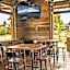 Ski Inn Taphouse Hotel