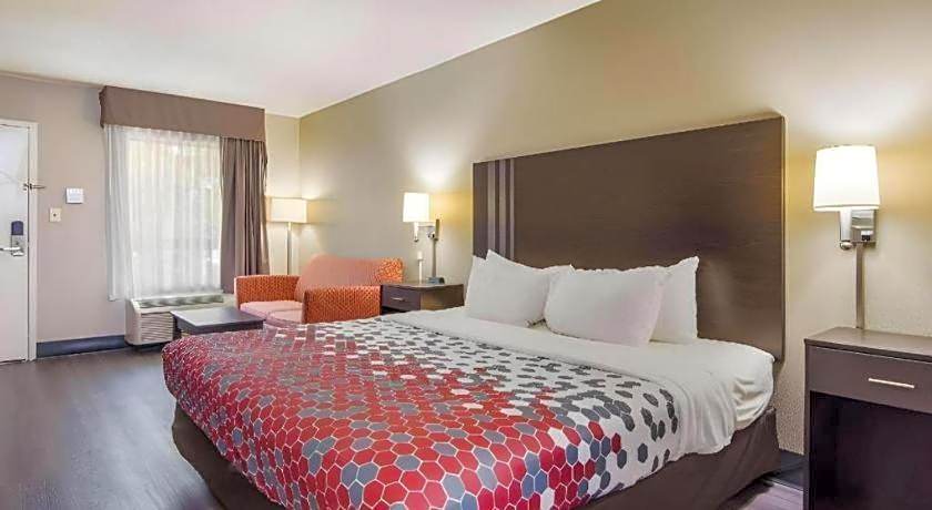 Econo Lodge South Garner