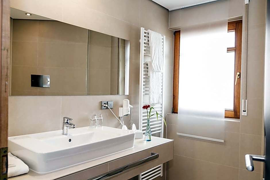 Hotel & Restaurant Becher