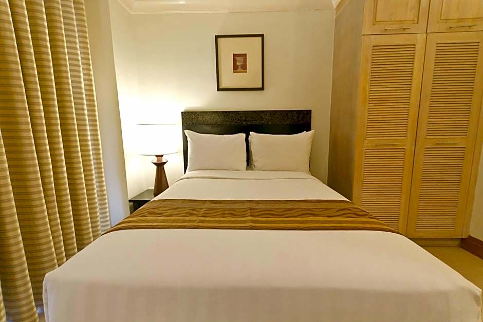 Crown Regency Suites Mactan