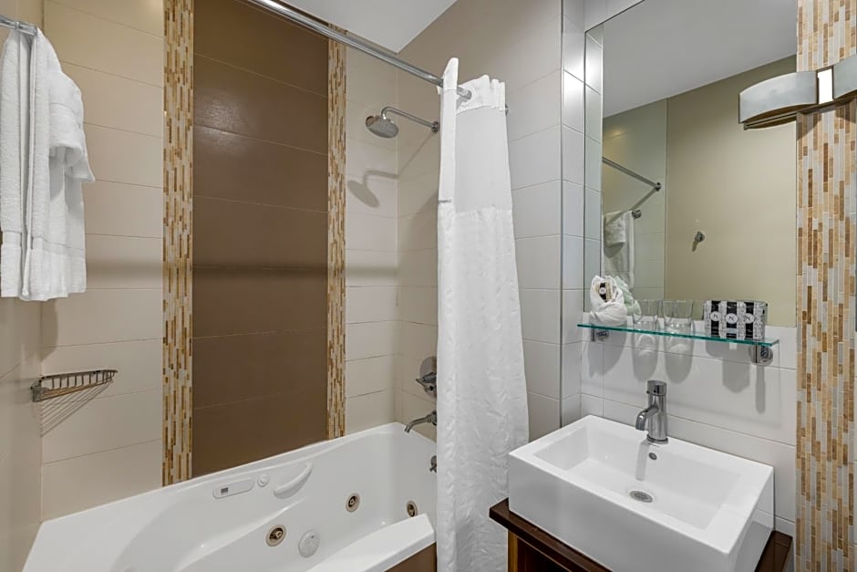 Aura Hotel Brooklyn