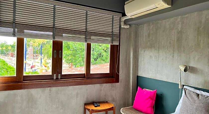 Chic Chiangkhan Hotel