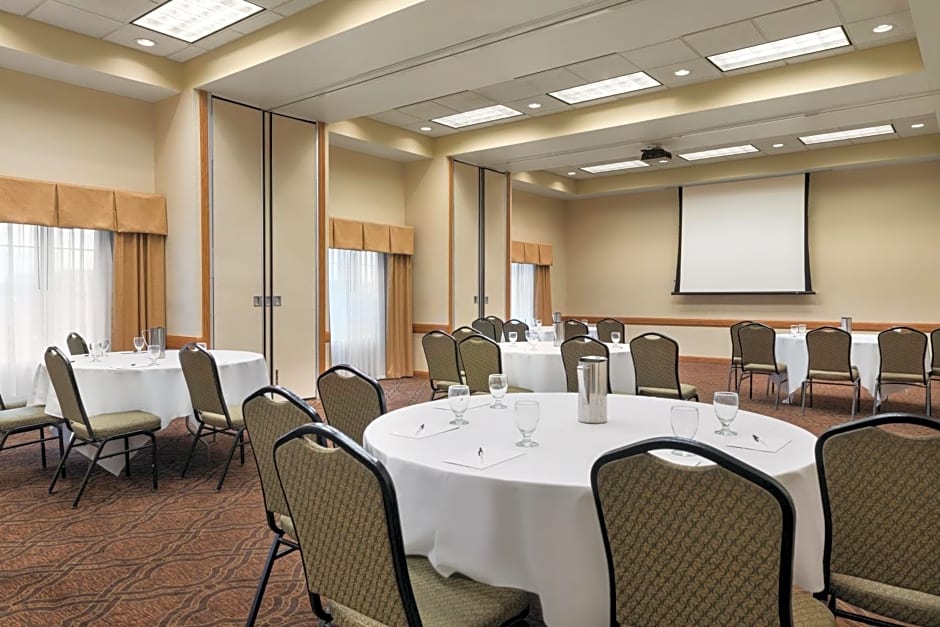 Country Inn & Suites by Radisson, Mankato Hotel and Conference Center, MN