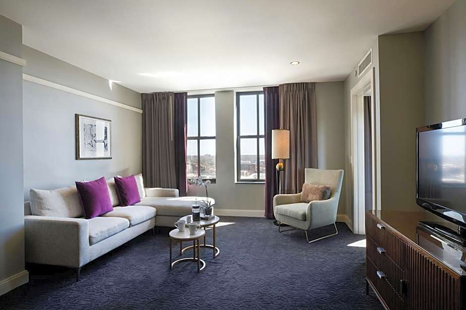 Ambassador Hotel Wichita, Autograph Collection by Marriott