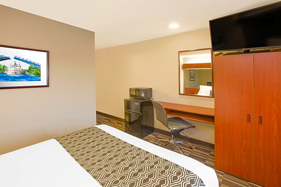 Microtel Inn & Suites by Wyndham Manistee