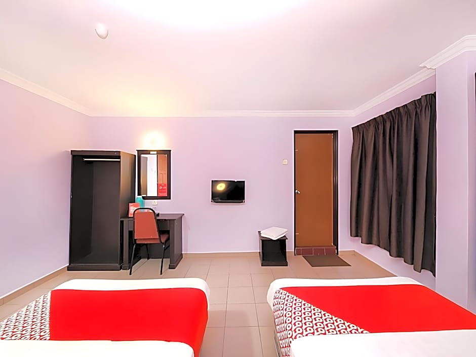 Super OYO 473 Comfort Hotel 2