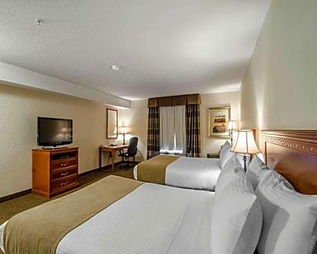 Standard Queen Room with Two Queen Beds and Sofa Bed - Non-Smoking