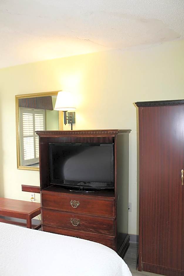 Days Inn by Wyndham Marianna