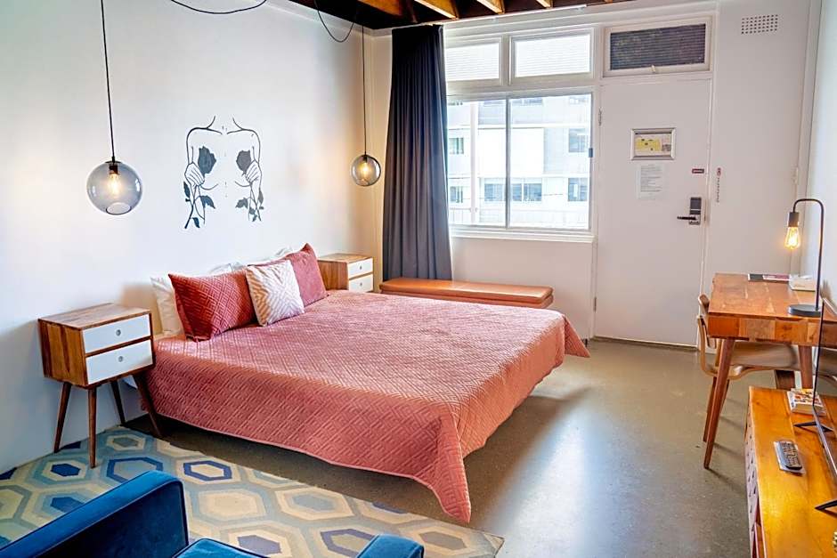 Photo 1 of 5 of Superior King Room