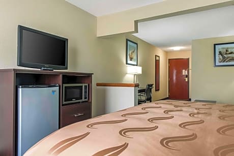 1 King Bed, Nonsmoking