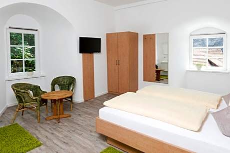 Economy Zimmer (mit Etagen-Dusche/WC)