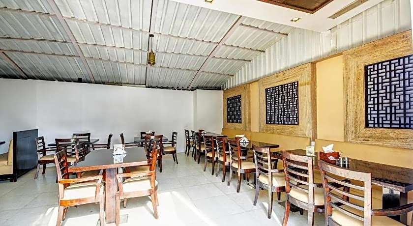 Chanchal Deluxe Hotel