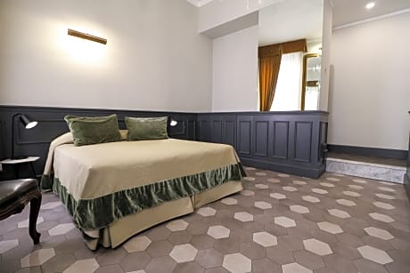 Double or twin standard