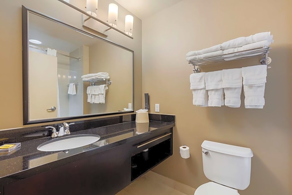 Best Western Plus Miami Airport North Hotel & Suites