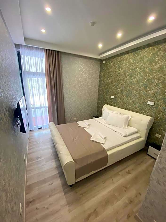 Arizet Boutique Mamaia