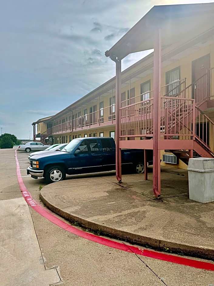 Seagoville Inn