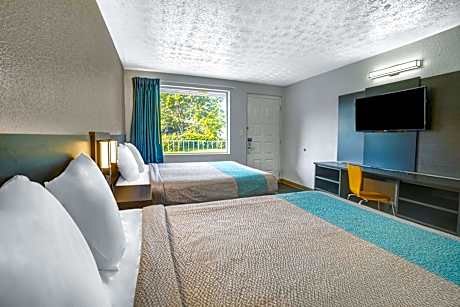 Queen Room with Two Queen Beds - Disability Access - Roll In Shower