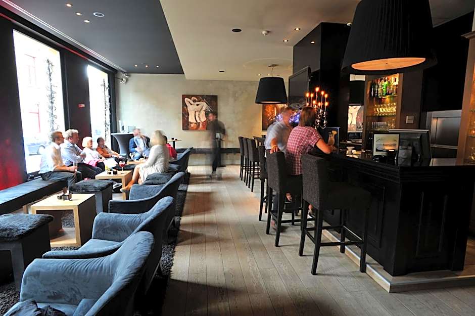 Flanders Hotel