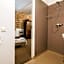 Janne Hotel with Self Check-in