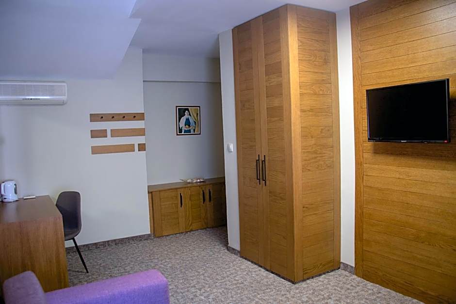 Prince Cyril Hotel