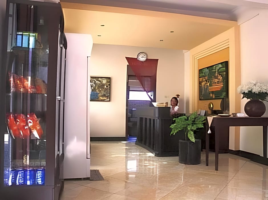 Nirwana Suites