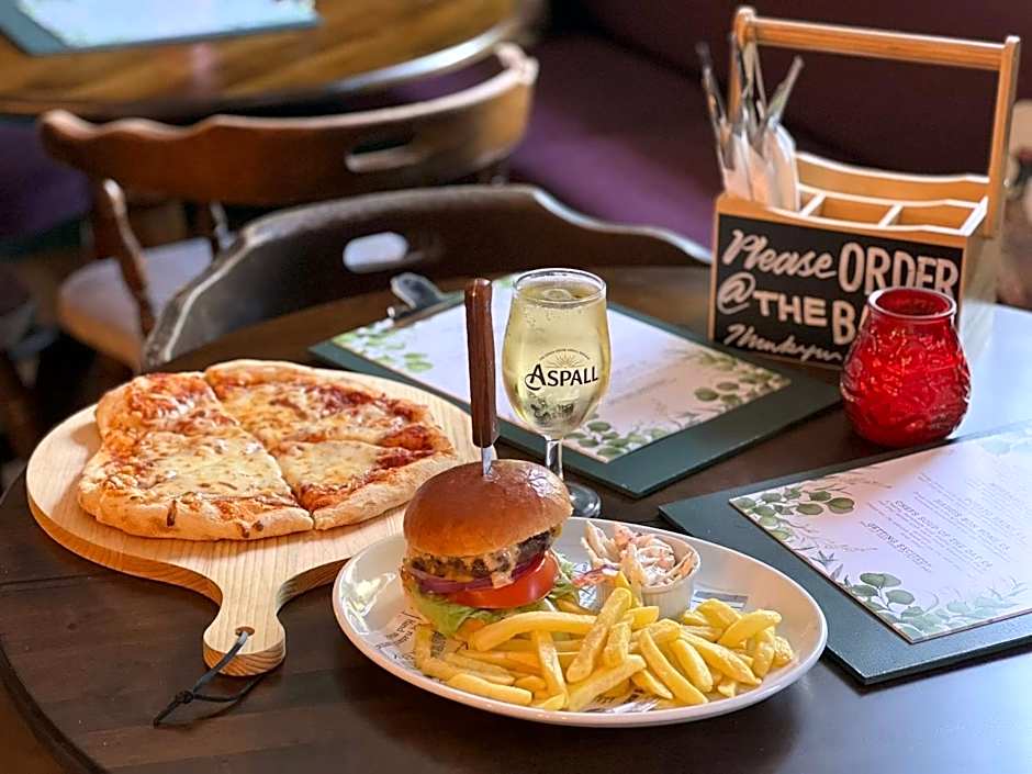 THE Waterloo Arms Hotel