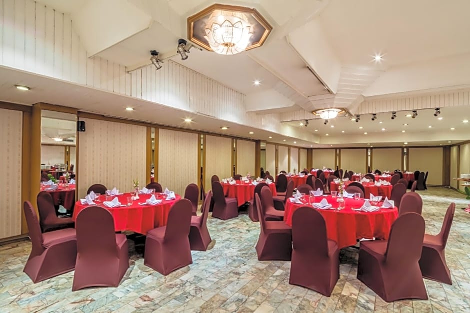 Bangkok Palace Hotel