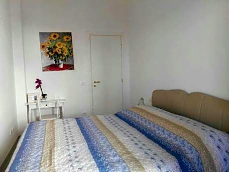 Superior Single Room with Private Bathroom