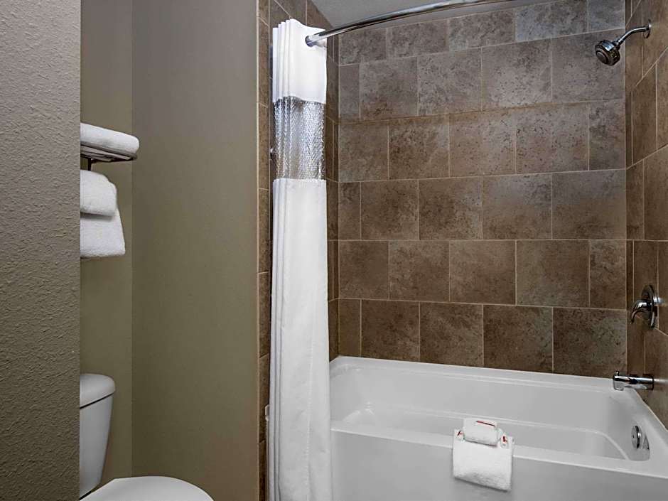 Baymont by Wyndham Minot