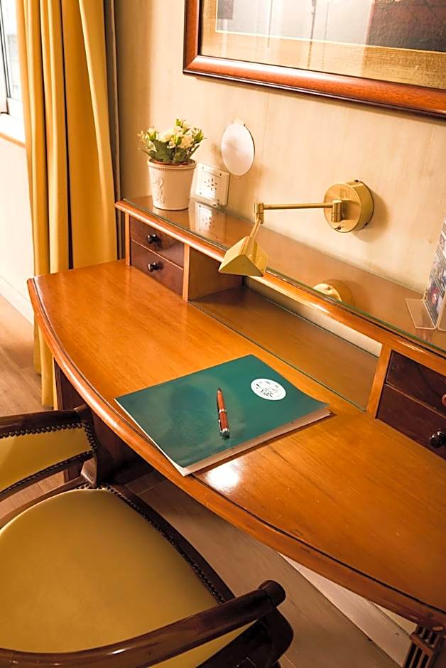 Mayflower Suites