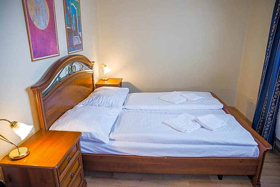 Hostel Little Quarter