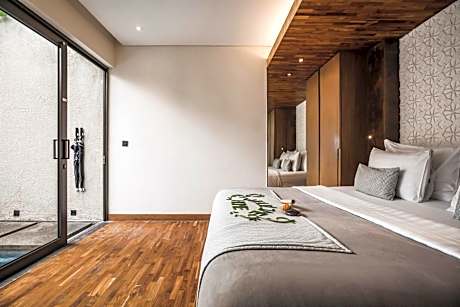 Grand Pool Villa