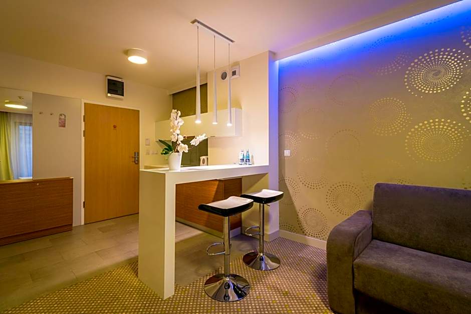 Photo 1 of 14 of Suite