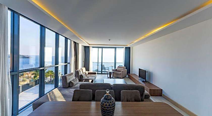 The Nowness Luxury Hotel & Spa