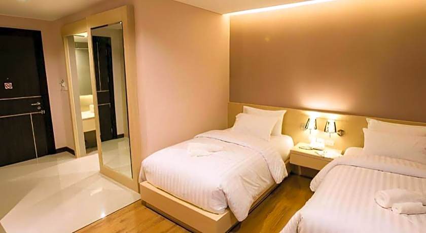 L Hotel