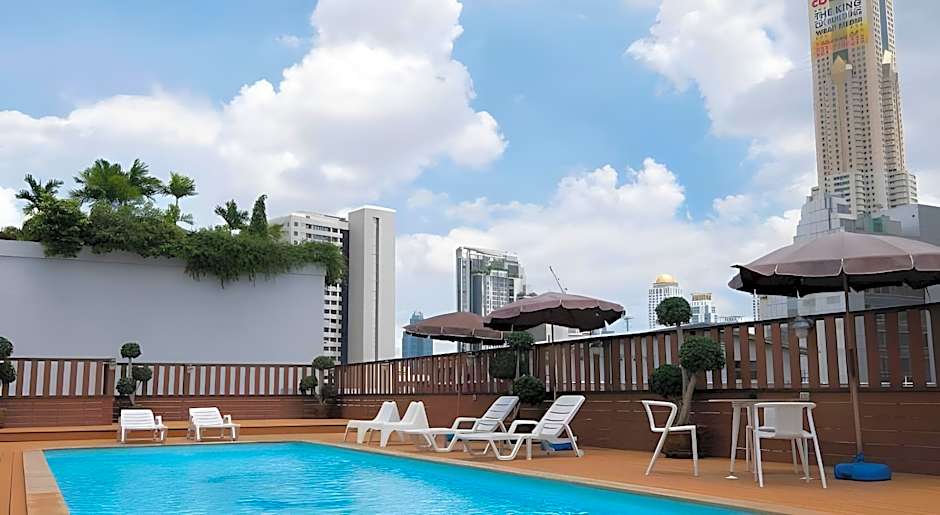 True Siam Rangnam Hotel