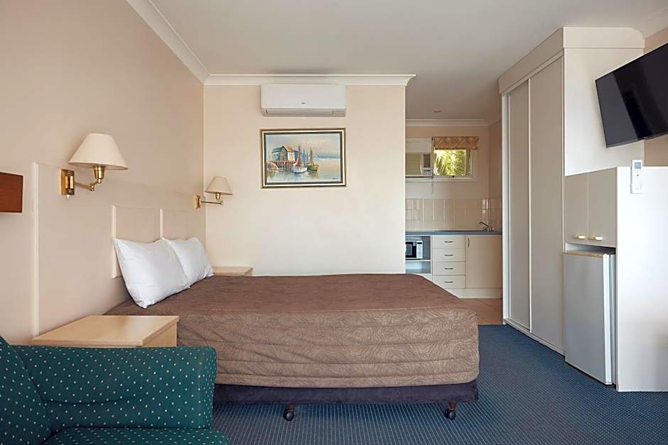 Holiday Lodge Motor Inn