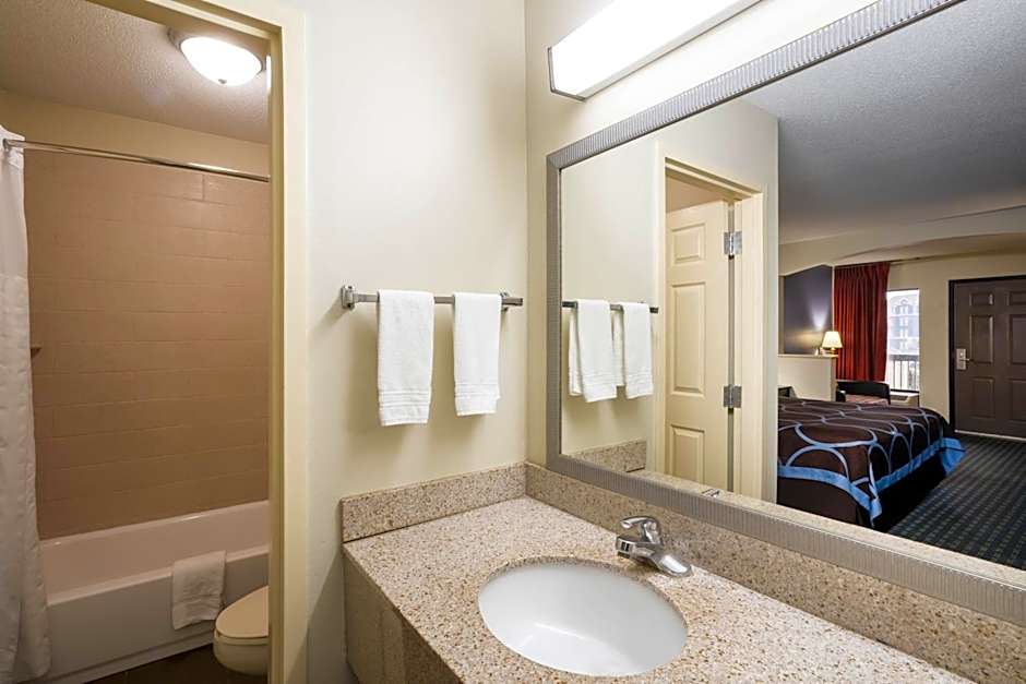 Days Inn by Wyndham Clarksville North