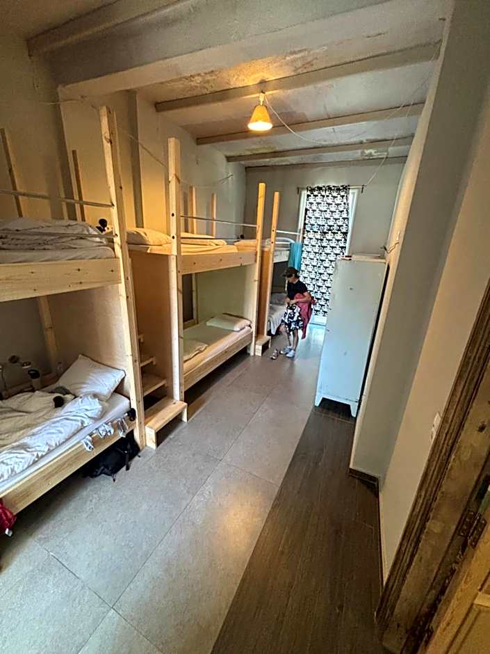 Jetpak Alternative Eco Hostel