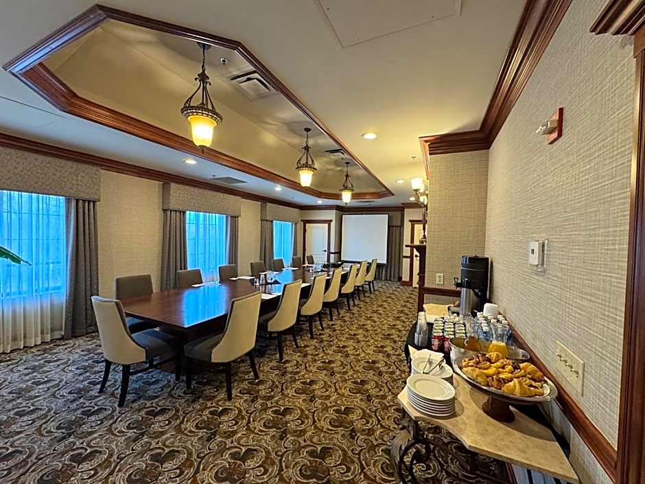Holiday Inn Hotel & Suites Minneapolis-Lakeville By IHG