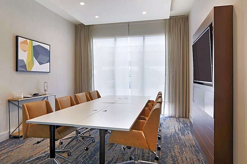Courtyard by Marriott Los Angeles LAX/Century Boulevard