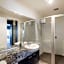 Inner-city 2 bedroom apartment - perfectly located