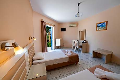 Double or Twin Room with Sea View