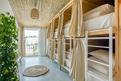 Bed in 20-Bed Mixed Dormitory Room (shared bathroom)